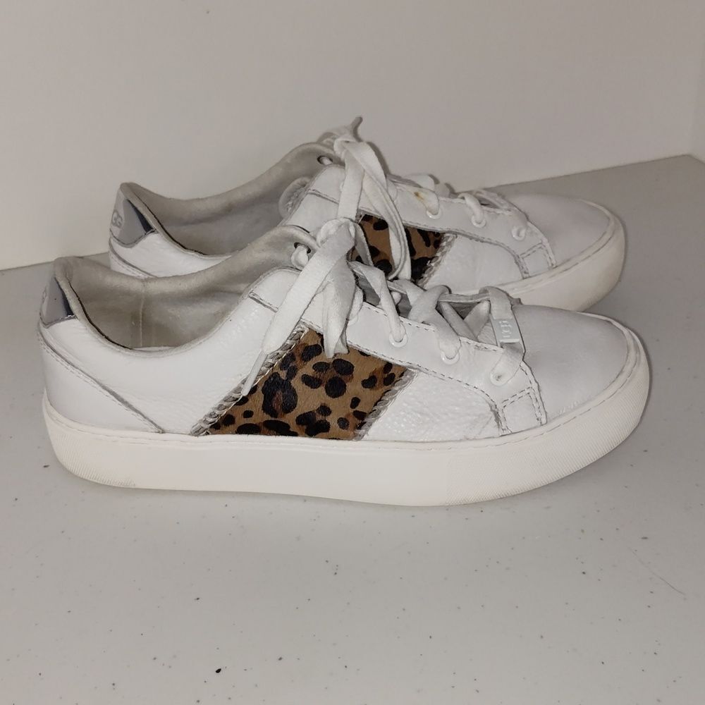 UGG Australia Dinale Exotic Lace Up Sneakers Size 8